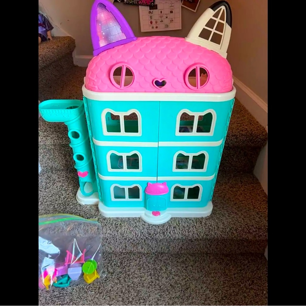GABBYS DOLLHOUSE—- like for a discount